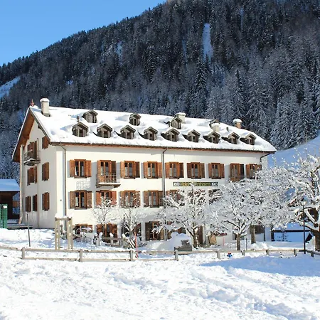 Ofenhorn Hotel *